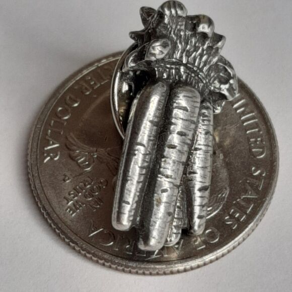 1989 Pewter Carrots Lapel Tack Pin Maiden Vermont DP Ltd small Easter signed - Picture 7 of 7